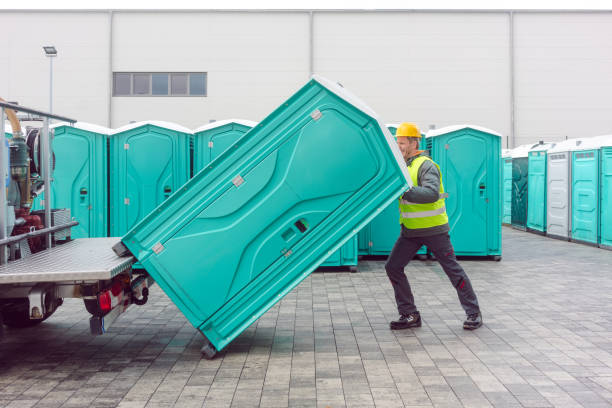 Porta potty delivery and setup in Melbourne, AR